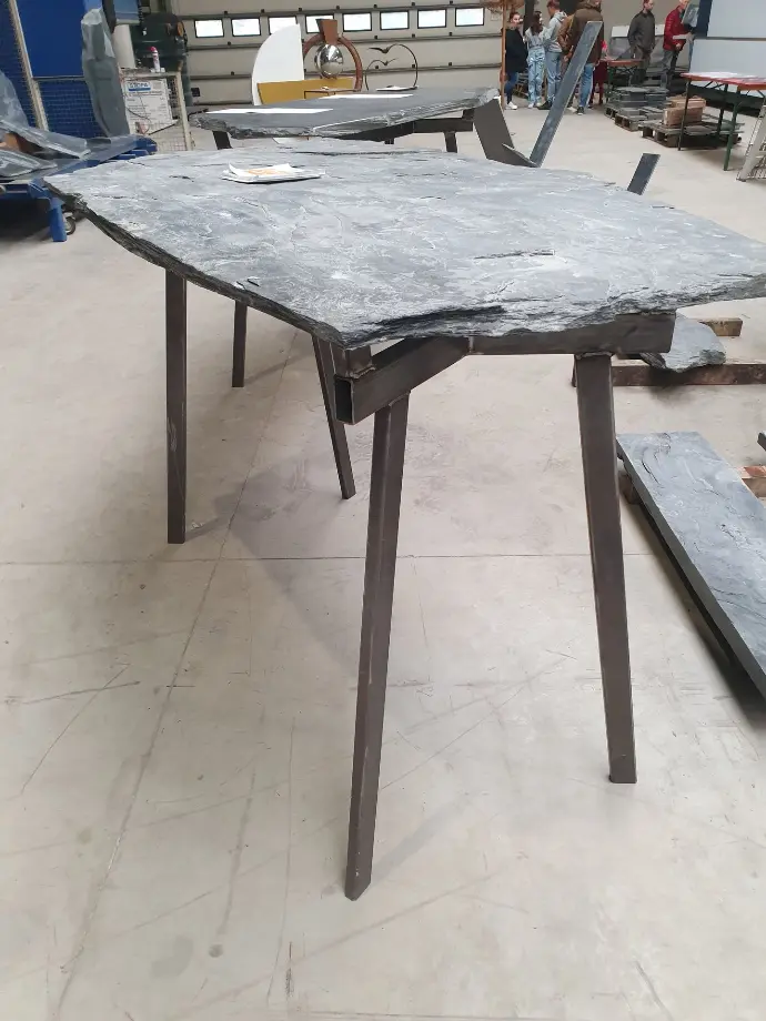 Tables Extérieures en Schiste Belge Brut – Bruto Belgische Leisteen Schist Buiten Tafels